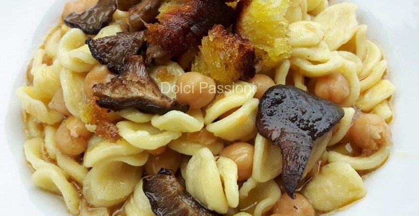 Orecchiette Con Ceci E Funghi Cardoncelli Dolci Passioni