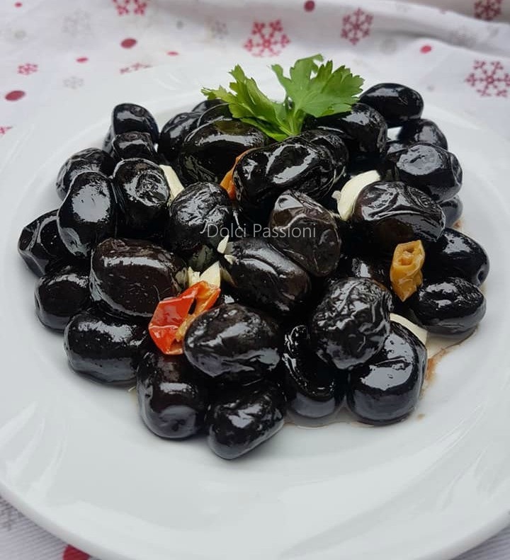 Olive nere sotto sale-Dolci Passioni
