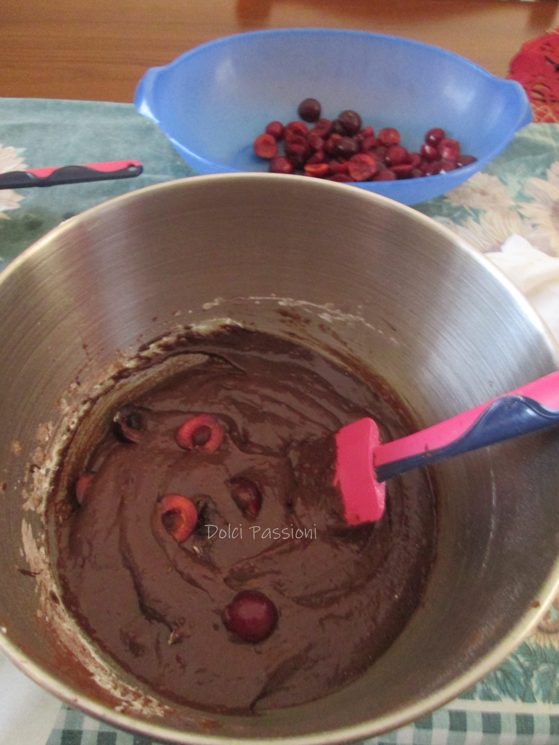Torta al cioccolato con ricotta e ciliegie