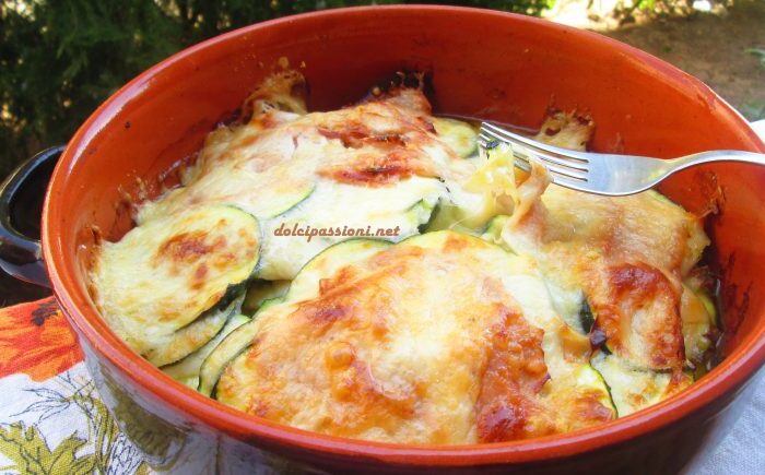 Parmigiana bianca di zucchine