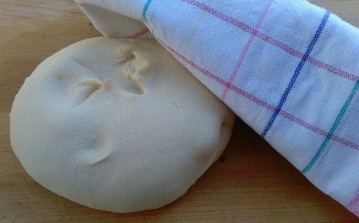Impasto base per focaccia ( barese), pizzette, calzoni.