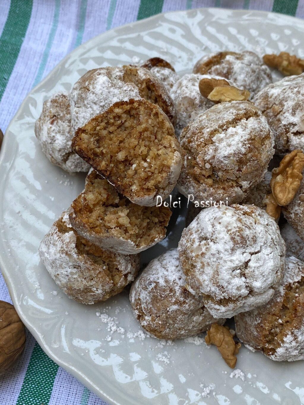 Biscotti con Noci e Mandorle, ricetta facile e veloce