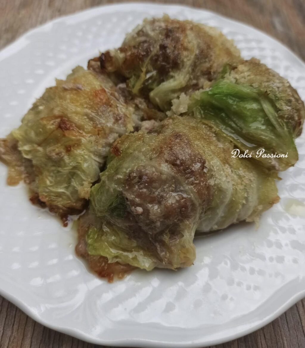 Involtini di verza o “Capunet” al forno ripieni di carne