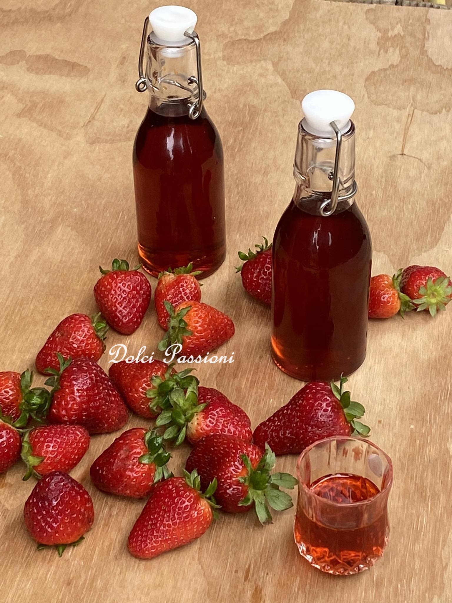 Liquore alle fragole-ricetta facile