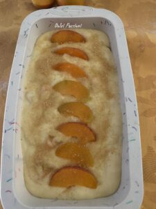 Plumcake soffice con ricotta e albicocche