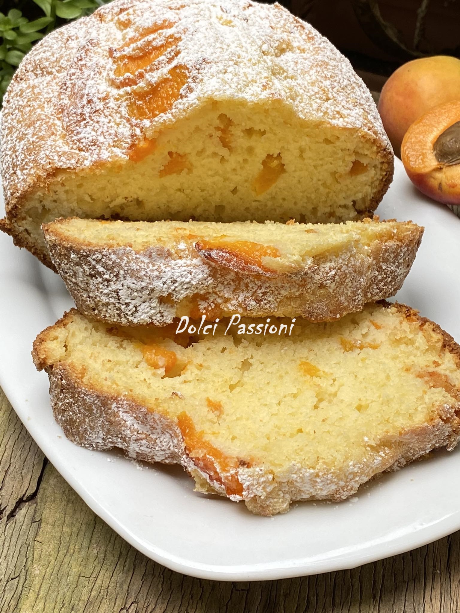 Plumcake soffice con ricotta e albicocche