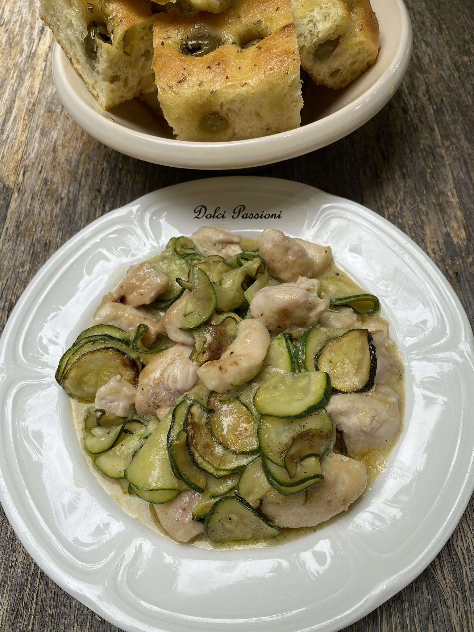 Bocconcini di pollo con zucchine: ricetta facile e veloce