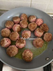 Polpette con Carciofi e Patate in padella: ricetta facile della Nina
