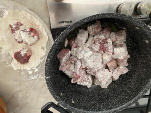 Stufato di Manzo con: Carote, Patate e Piselli