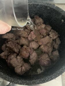 Stufato di Manzo con: Carote, Patate e Piselli
