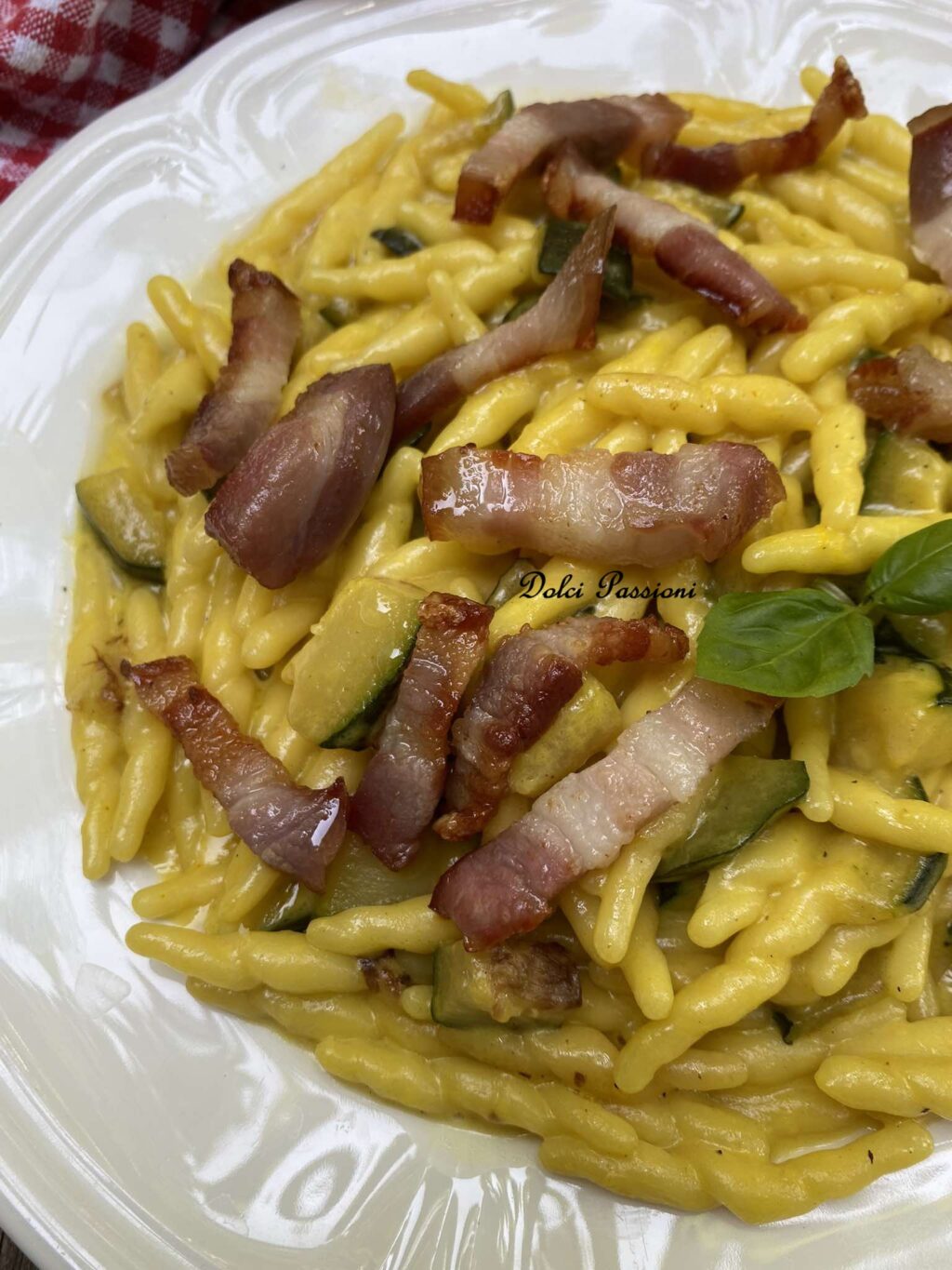 Trofie con Zucchine, Guanciale, Robiola e Zafferano