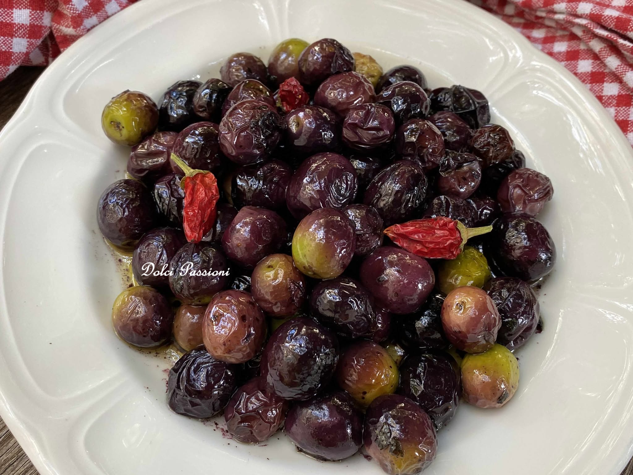 “Auui’ Sfritt” Olive nere fritte: dalla Puglia con Amore