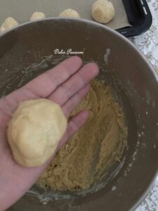 "Pastinelle" o Biscotti nella "Coppa" dal Cuore morbido