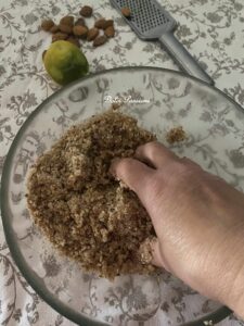 Amaretti Pugliesi: il profumo della Tradizione in un biscotto morbido e irresistibile Amaretti Pugliesi: il profumo della Tradizione in un biscotto morbido e irresistibile