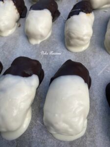 Divini Amori: Biscotti alle Mandorle della Tradizione Napoletana