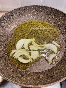 Rustichella con Bietole e Scamorza Affumicata: croccante fuori, filante dentro