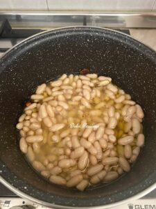 Zuppa di Scarole e Fagioli: ricetta genuina della tradizione Partenopea