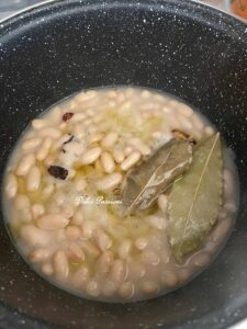 Zuppa di Scarole e Fagioli: ricetta genuina della tradizione Partenopea Zuppa di Scarole e Fagioli: ricetta genuina della tradizione Partenopea