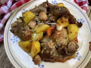 Carne al forno con Patate, Pomodorini e Lampascioni: Antica ricetta Altamurana