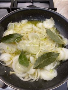 Fegato alla Veneziana: Eleganza e Memoria della cucina Lagunare