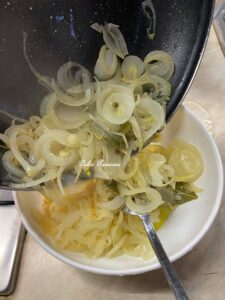 Fegato alla Veneziana: Eleganza e Memoria della cucina Lagunare