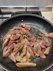 Fegato alla Veneziana: Eleganza e Memoria della cucina Lagunare