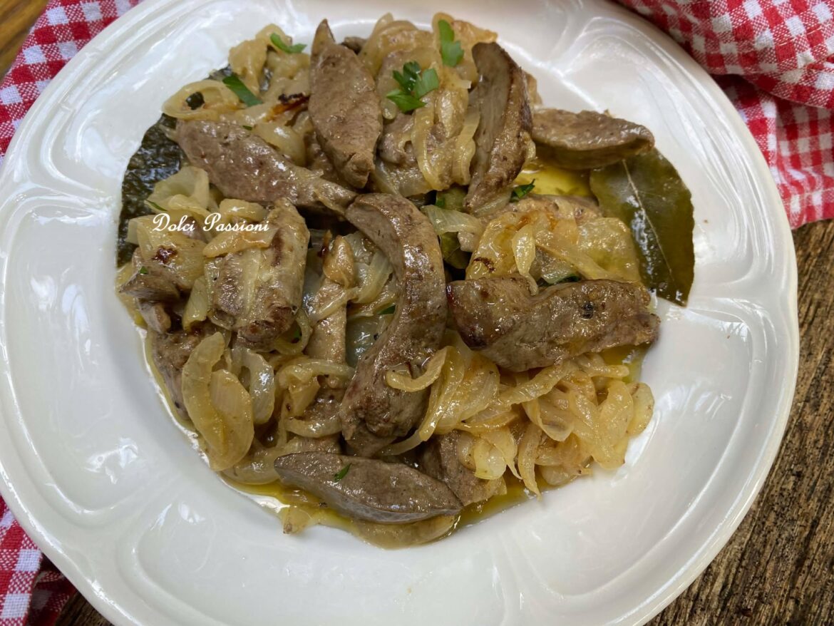Fegato alla Veneziana: Eleganza e Memoria della cucina Lagunare