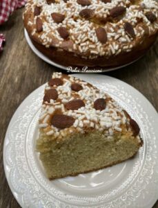 Torta Colomba di Pasqua alle Mandorle: Il dolce soffice e profumato della tradizione! Torta Colomba di Pasqua alle Mandorle: Il dolce soffice e profumato della tradizione!