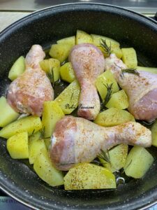 Pollo al forno con Patate: il grande Classico della cucina Italiana