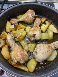 Pollo al forno con Patate: il grande Classico della cucina Italiana