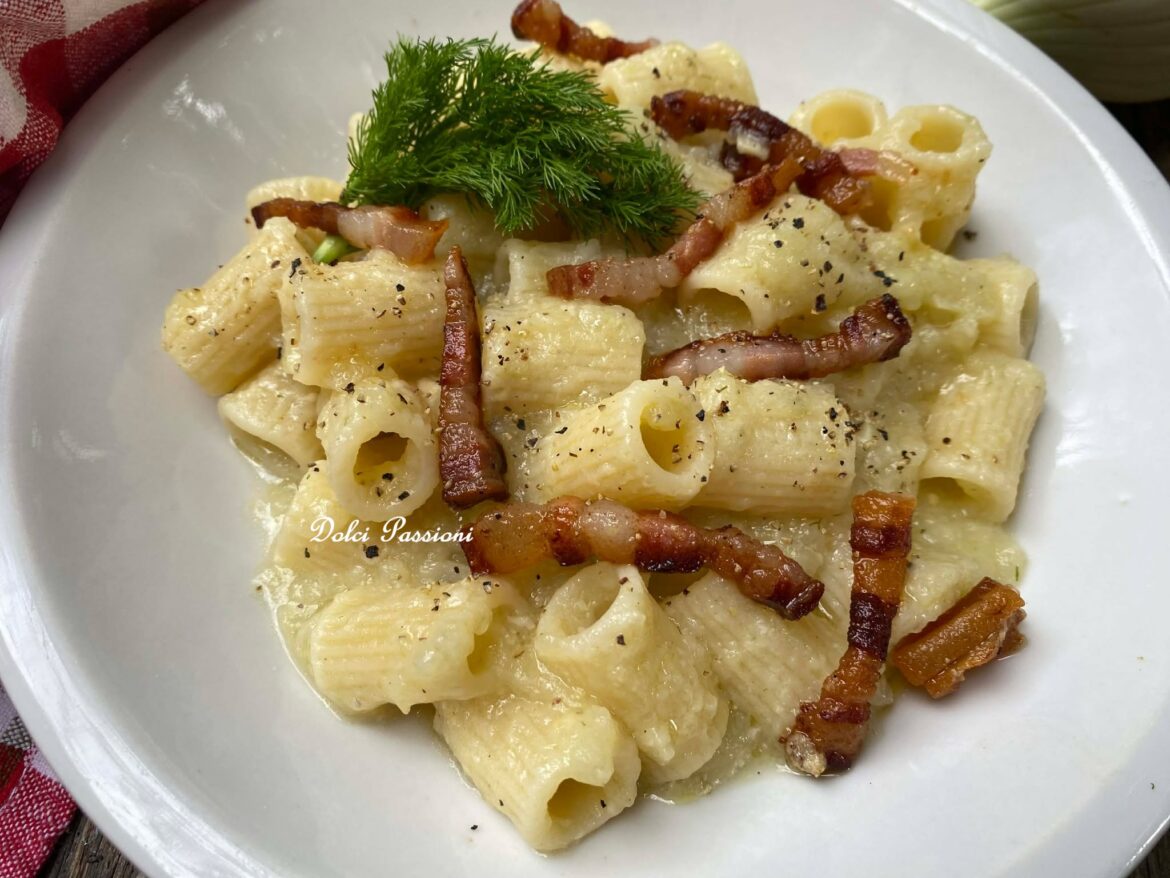 Pasta con Crema di Finocchi e Pancetta Croccante: un primo piatto cremoso e sorprendente