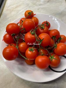 Pasta con Salsiccia sbriciolata e Pomodorini freschi: un primo piatto semplice ma ricco di gusto