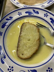 Pane fritto con Zucchero profumato alla Cannella: il Dolce semplice che profuma di Tradizione