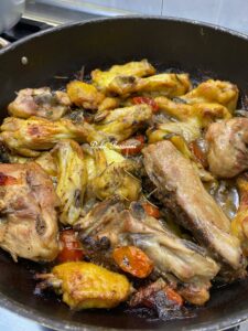 Pollo al forno con Pomodorini alla Lucana: il profumo della cucina semplice che conquista tutti Pollo al forno con Pomodorini alla Lucana: il profumo della cucina semplice che conquista tutti