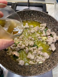 Funghi Cardoncelli con Salsiccia e Olive: il sapore autentico della cucina di casa Palasciano