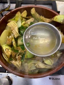 Zuppa di Patate e Carciofi: la ricetta Pugliese di Mamma Cesaria che profuma di Casa