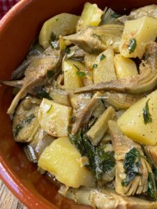 Zuppa di Patate e Carciofi: la ricetta Pugliese di Mamma Cesaria che profuma di Casa Zuppa di Patate e Carciofi: la ricetta Pugliese di Mamma Cesaria che profuma di Casa