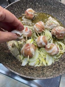 Bombette Pugliesi con Bietole e Patate: il sapore autentico della tradizione Contadina Bombette Pugliesi con Bietole e Patate: il sapore autentico della tradizione Contadina