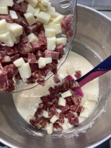 Ciambellone Gastronomico con Formaggi e Salumi: Il Rustico soffice che conquista al primo morso