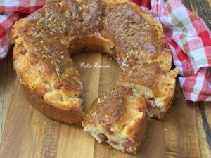 Ciambellone Gastronomico con Formaggi e Salumi: Il Rustico soffice che conquista al primo morso