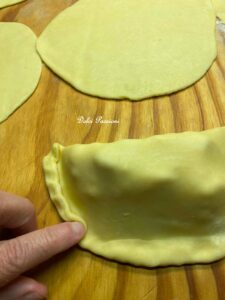 'I Pastizz (Calzoni) Lucani: La ricetta Originale Novasirese (Nova Siri) di casa Bellino