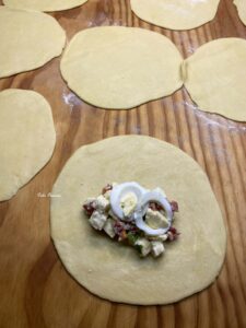 'I Pastizz (Calzoni) Lucani: La ricetta Originale Novasirese (Nova Siri) di casa Bellino