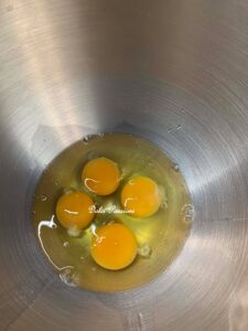 Ciambellone soffice al Cioccolato: alto, goloso e irresistibilmente morbido Ciambellone soffice al Cioccolato: alto, goloso e irresistibilmente morbido