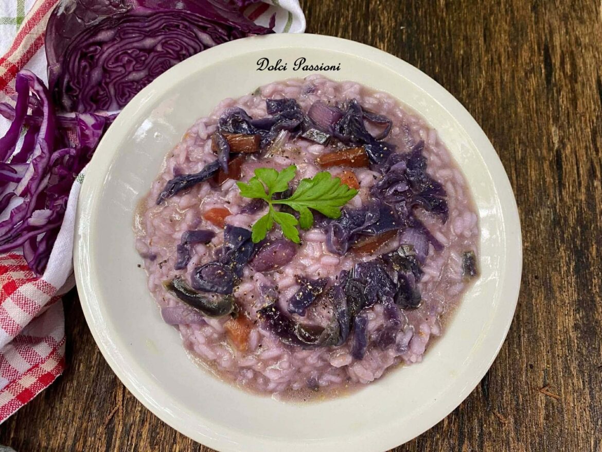 Minestra di Cavolo Viola, Patate e Carote: Comfort food genuino e colorato