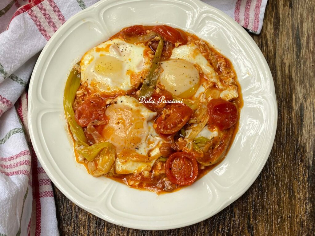 Uova con Pomodorini e Cipolle “Sponsali”: La ricetta autentica di casa Palasciano