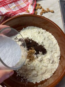 Amaretti al Caffè: Il profumo intenso della tradizione di casa Bellino