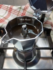 Plum-cake al Caffè e Frutta Secca: Profumo intenso e Croccantezza irresistibile