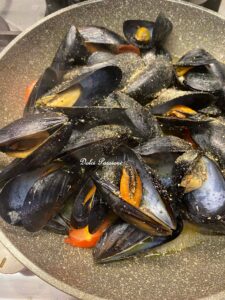 Impepata di Cozze con Pomodorini: La ricetta originale Pugliese
