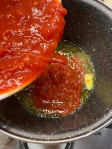 Melanzane alla Pizzaiola: Il piatto filante e saporito che profuma d’Estate