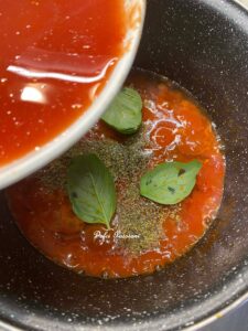 Melanzane alla Pizzaiola: Il piatto filante e saporito che profuma d’Estate